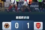 英超-十人阿森纳1-0十人狼队距榜首6分 卡拉菲奥里制胜斯凯利直红