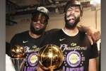 害！施罗德转发詹姆斯和浓眉夺冠合照：NBA太无情了😵