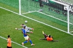 荷兰2-0领先瑞典！布罗比门前铲射破门达成双响，邓弗里斯助攻